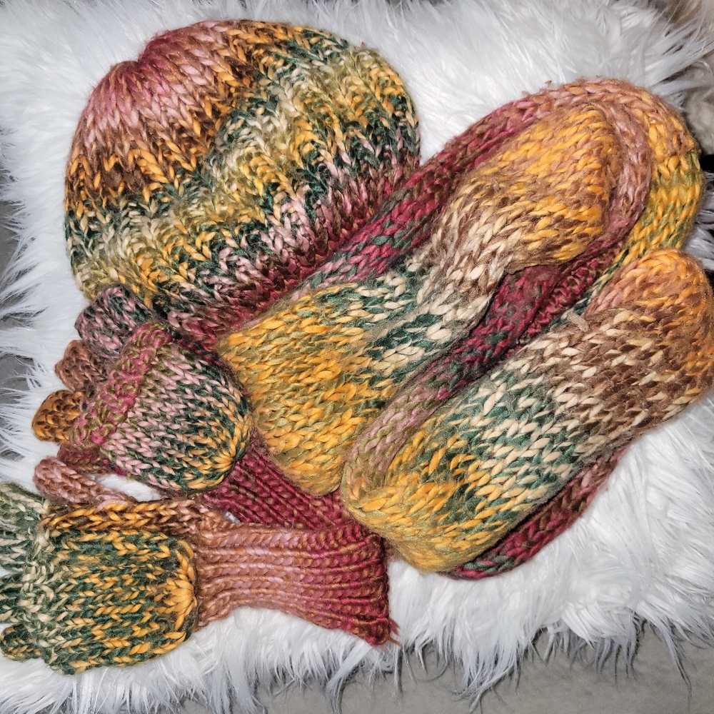 American Rag Ombre knit hat, mittens, and infinity scarf set
